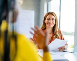 Interviewee asks questions to ask the interviewer