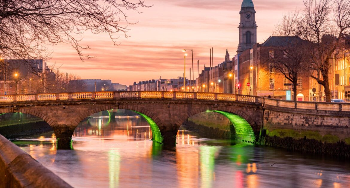 Vận chuyển sách Việt Nam từ Huyện Phú Vang đi Ireland an toàn